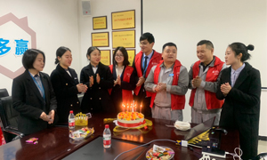 居然之家宜昌店开展2019年第一季度员工生日会
